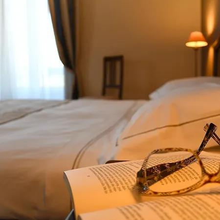 Conte Riccardi Hotel